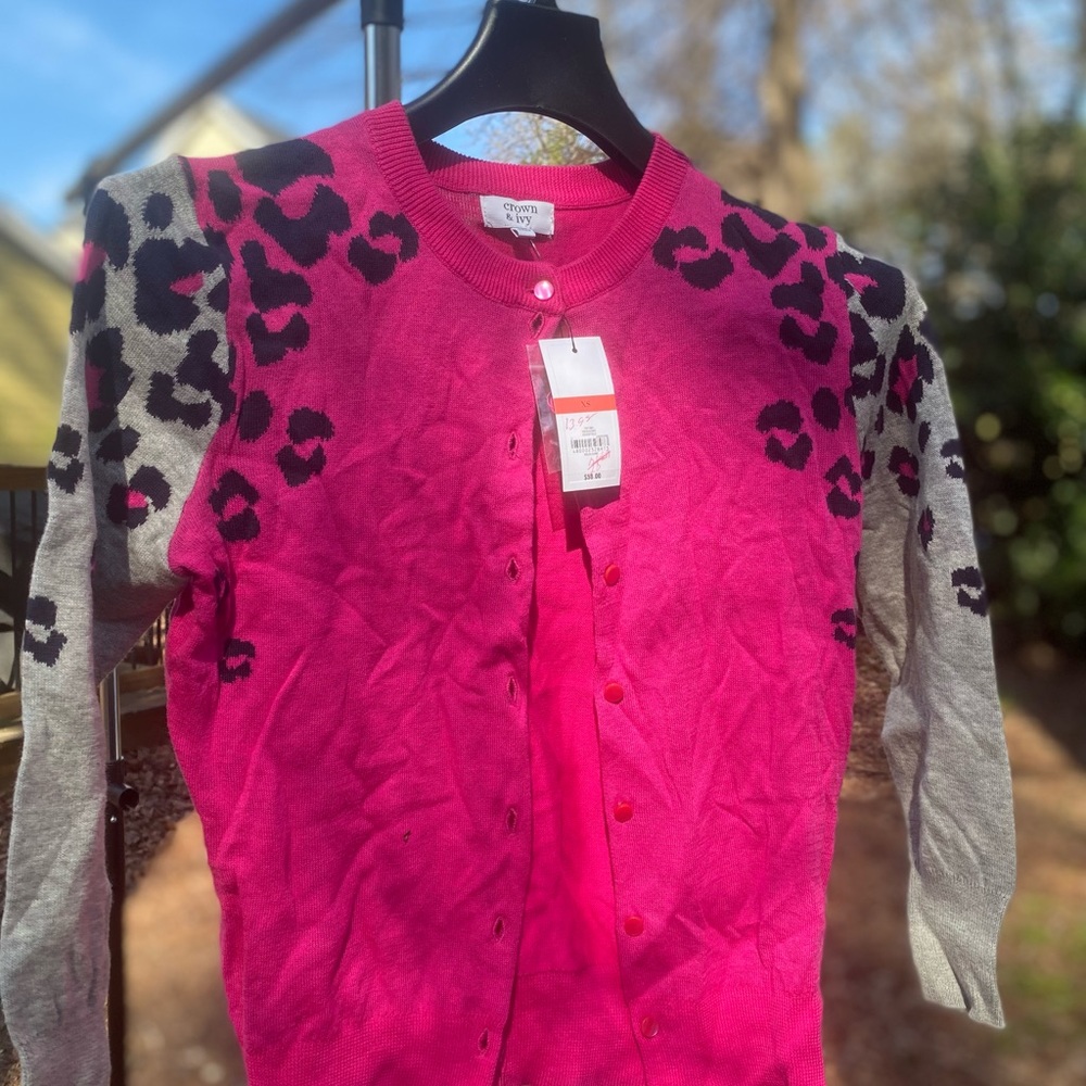 B1G1 Crown & Ivy XS sweater BNWT